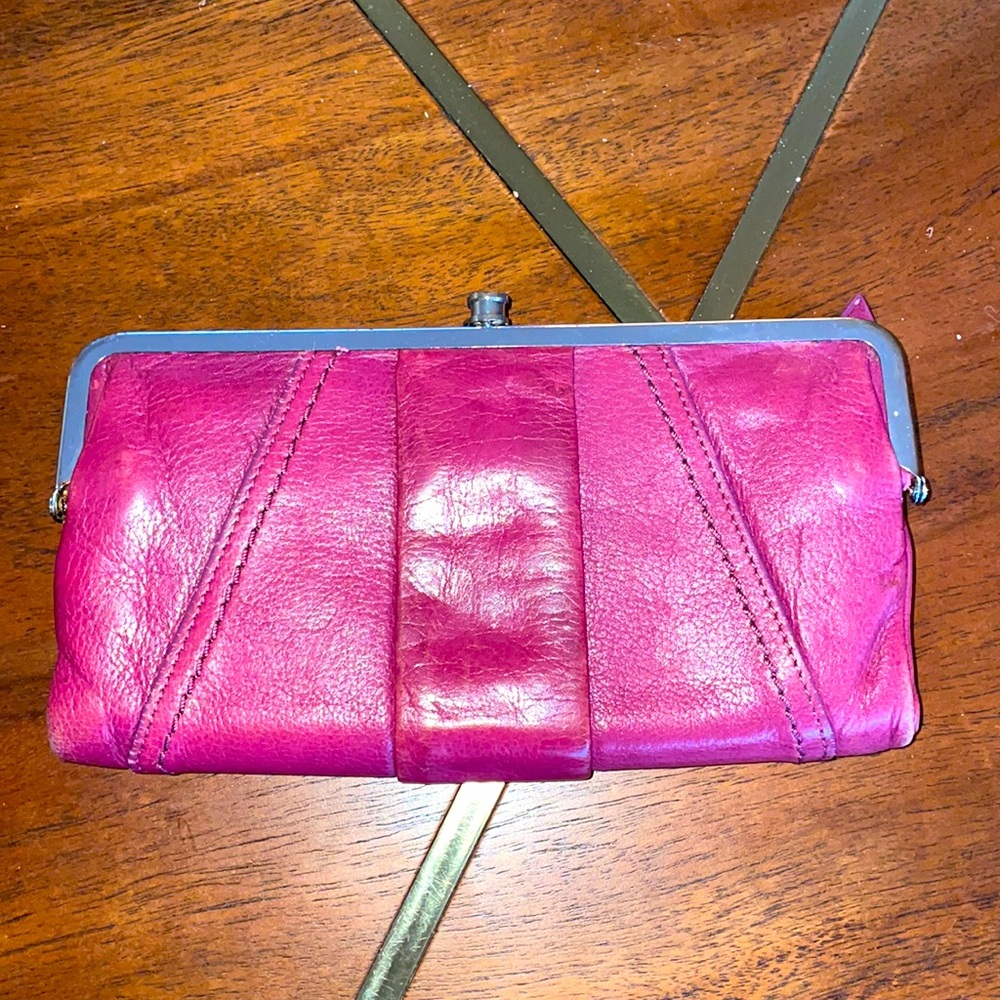 Hobo Leather wallet in a beautiful pink-plum  color